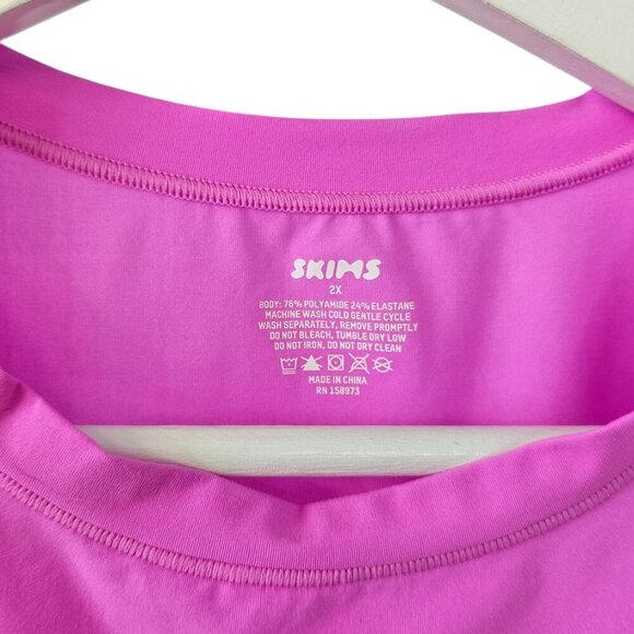 SKIMS Fits Everybody Super Cropped T-Shirt, Neon Orchid, Stretch, Lightweight,2X - Picture 4 of 8